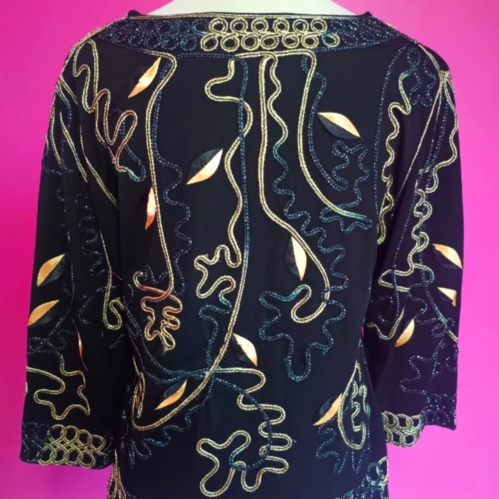 Vintage Lauren Michelle Black&Gold Embroidered V-neck Blouse (Size Large)